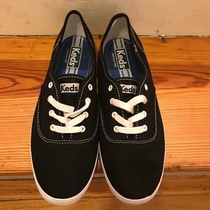Black original keds